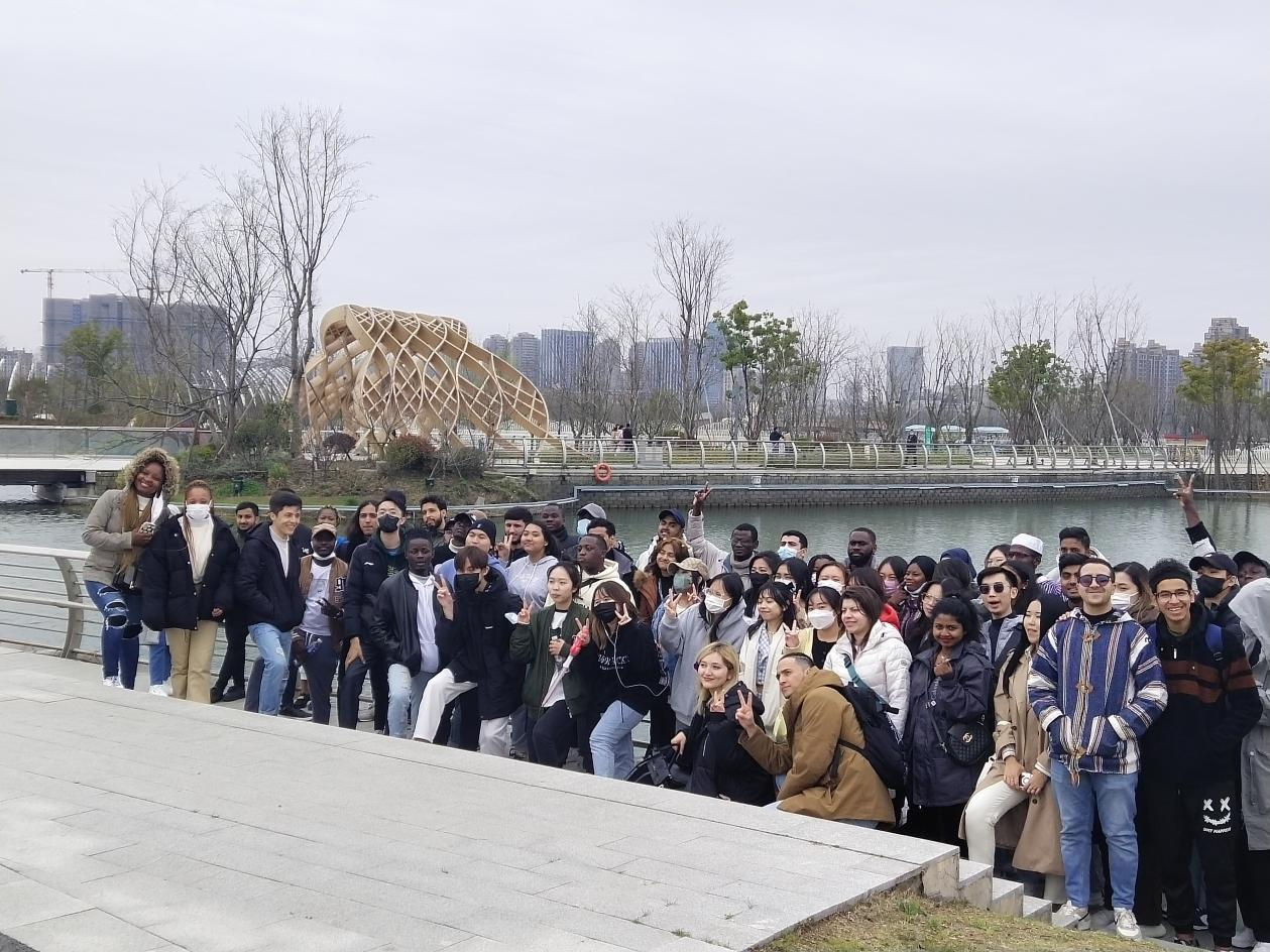 Students in the Jinhai Lake