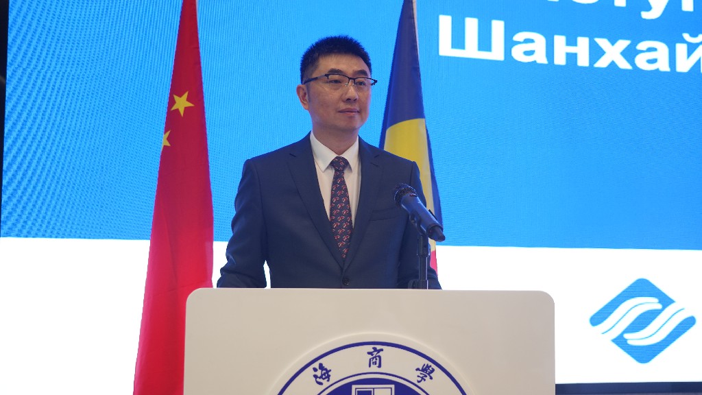 Mr. Chen Wei is giving a speech